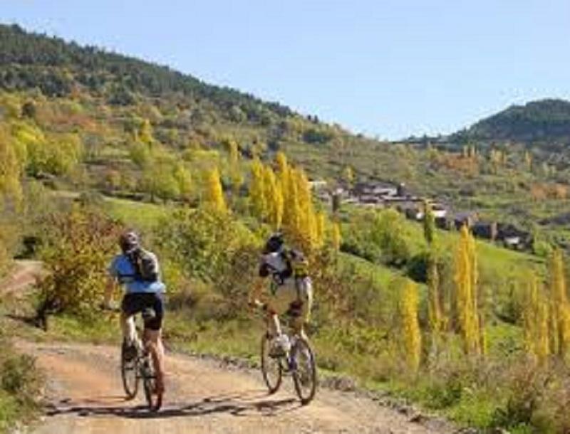 Apartamento Entre Els Pirineus La Seu d'Urgell Exterior foto
